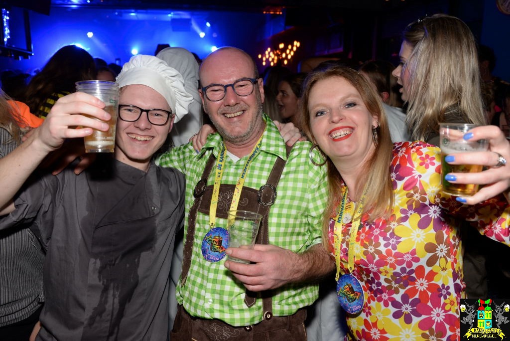 ../Images/Carnavals vrijdagavond in VdG 166.jpg